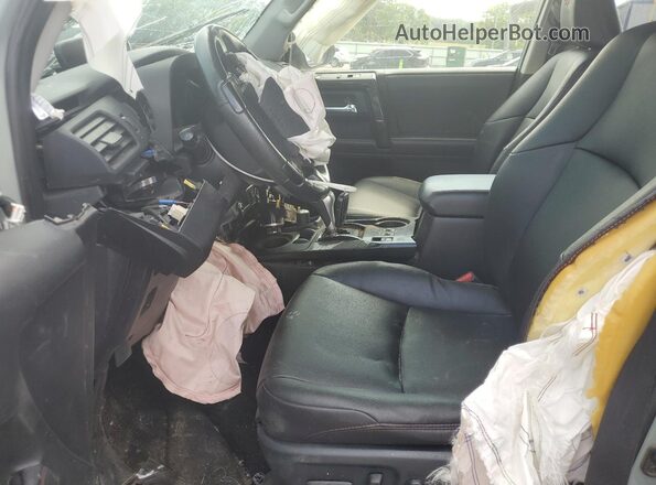 JTERU5JR7P6129247 2023 TOYOTA 4RUNNER Green Вид салону спереду
