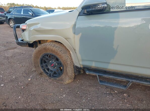 JTERU5JR8P6105426 2023 TOYOTA 4RUNNER Серый Вид спереди