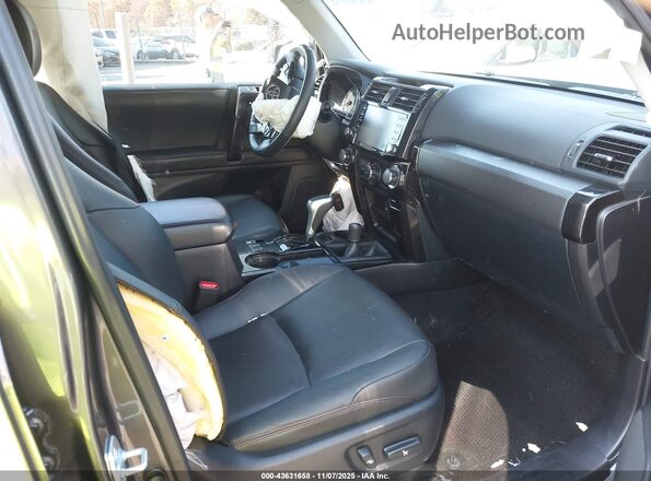 JTERU5JR9M5970875 2021 TOYOTA 4RUNNER Gray Widok wnętrza z przodu