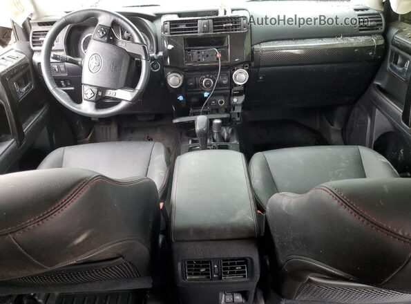 JTERU5JRXR6282966 2024 TOYOTA 4RUNNER Серый Вид панели приборов