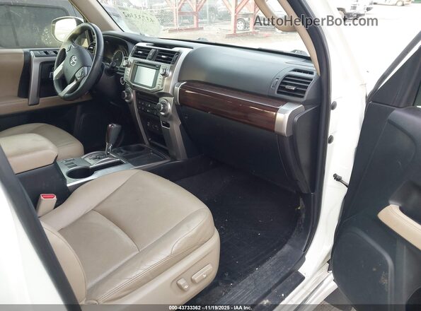 JTEZU5JR4G5146805 2016 TOYOTA LIMITED White წინა სალონის ხედი