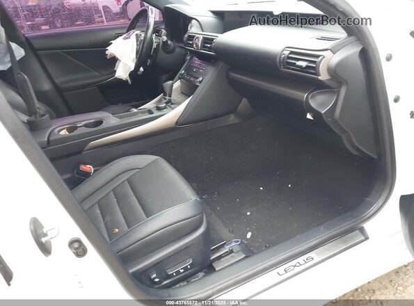 JTHBA1D23H5045700 2017 LEXUS IS 200T White Вид салону спереду