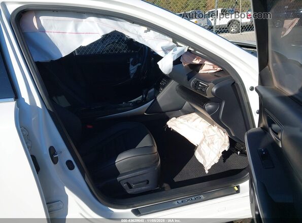 JTHBA1D27K5100933 2019 LEXUS IS 300 Белый Вид салона спереди