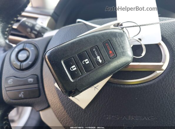 JTHBA1D29G5038426 2016 LEXUS IS 200T Серебряный Вид панели приборов