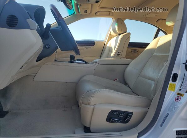 JTHBL5EF1G5140290 2016 LEXUS LS Белый Вид салона спереди