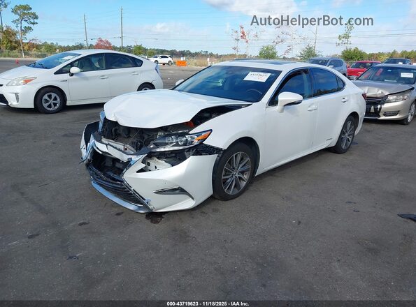 JTHBW1GGXH2137672 2017 LEXUS ES 300H Белый Передняя левая четверть