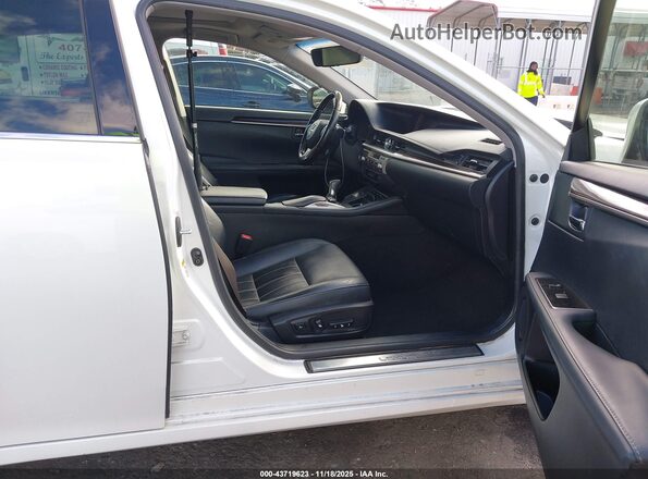 JTHBW1GGXH2137672 2017 LEXUS ES 300H Белый Вид салона спереди