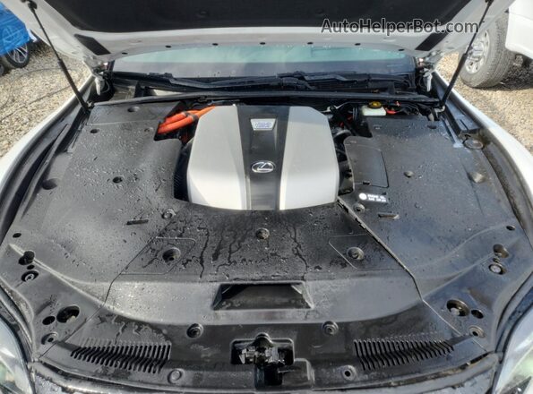 JTHBYLFF3J5002584 2018 LEXUS LS White Вид задньої частини салону