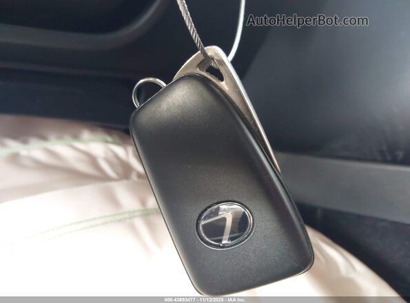 JTHBZ1D26J5033507 2018 LEXUS IS 350 Серебряный Вид панели приборов