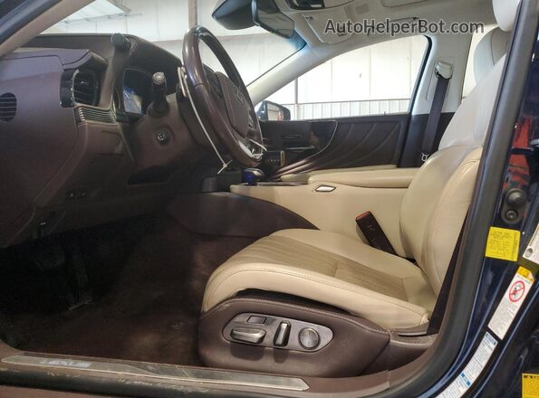 JTHC51FF4J5001994 2018 LEXUS LS Blue Front interior view