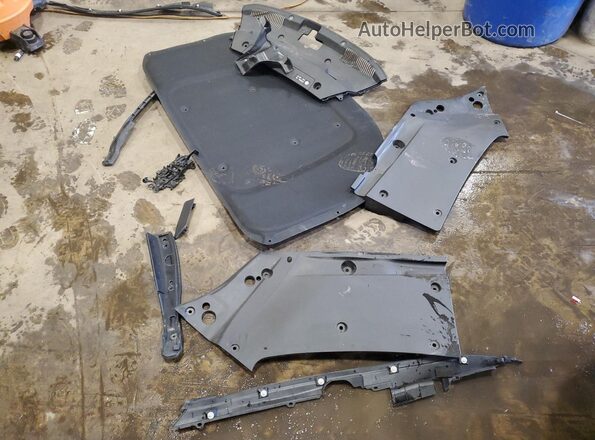JTHC51FF4J5001994 2018 LEXUS LS Blue Engine compartment view