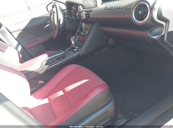 JTHCA1D23M5114917 2021 LEXUS IS 300 White Widok wnętrza z przodu