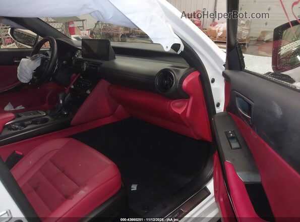 JTHGZ1E23P5032182 2023 LEXUS IS 350 White Widok wnętrza z przodu