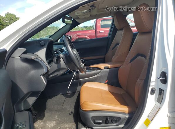 JTHP3JBH9L2026473 2020 LEXUS UX White Вид салону спереду