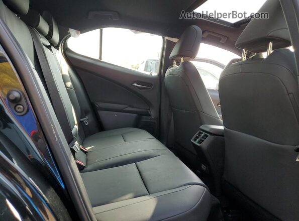 JTHP6JBH1R2182118 2024 LEXUS UX Черный Вид задней части салона