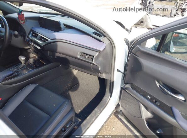 JTHP9JBH3M2048727 2021 LEXUS UX 250H White Вид салону спереду