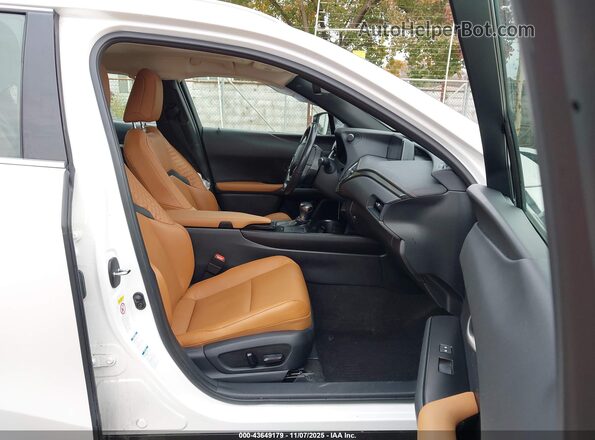 JTHU9JBH5K2013980 2019 LEXUS UX 250H White Սալոնի դիմացի տեսք
