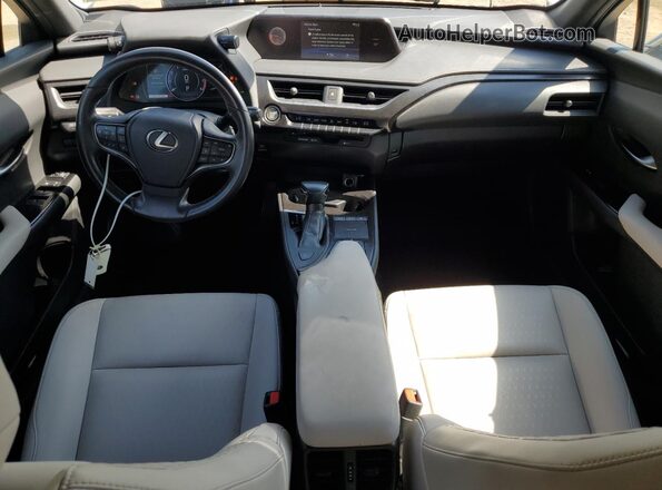 JTHX3JBH5L2029435 2020 LEXUS UX Белый Вид панели приборов