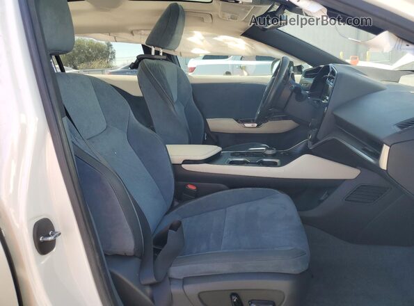 JTJAAAAB5PA018325 2023 LEXUS RZ Белый Вид салона спереди