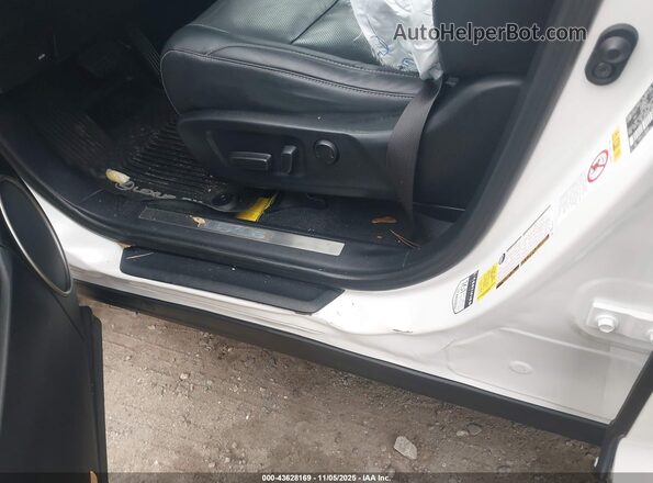 JTJDZKCA6J2002104 2018 LEXUS RX 350L White 