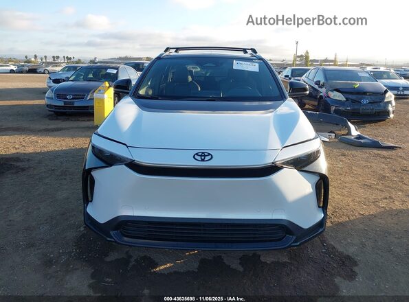JTMABACA9SA092411 2025 TOYOTA BZ4X White უკანა სალონის ხედი