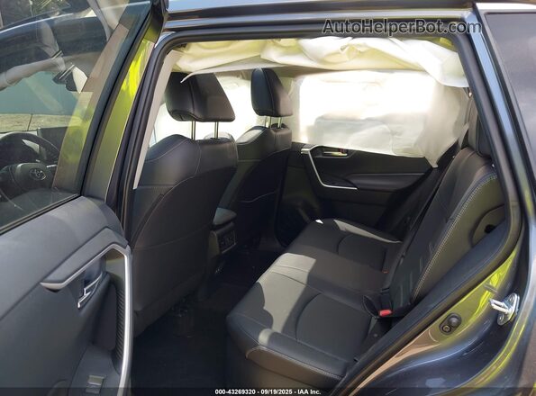 JTMB6RFV8SD155597 2025 TOYOTA LE Gray Widok naklejki z numerem VIN