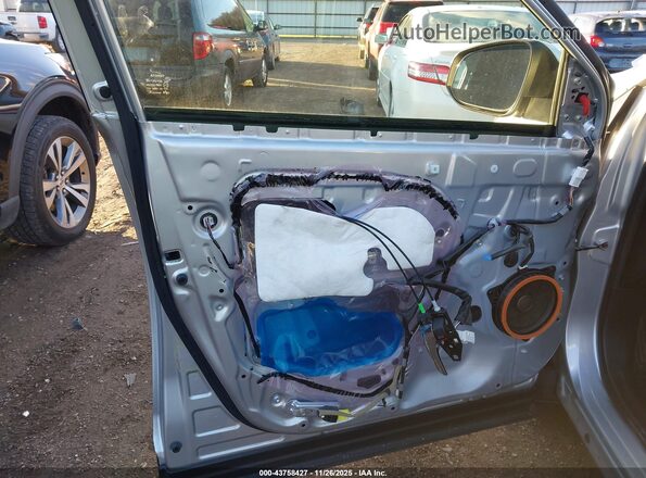 JTMDJREV4GD005597 2016 TOYOTA LIMITED Silver Vista frontal