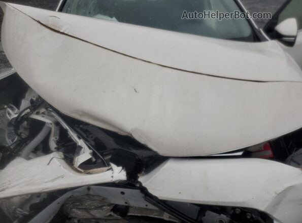 JTMRFREV4JJ717219 2018 TOYOTA RAV4 White 