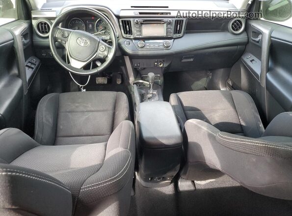 JTMWFREV3JJ212128 2018 TOYOTA RAV4 Silver Widok deski rozdzielczej