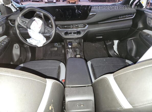 KL47LAEP2SB064771 2025 BUICK OTHER White Vista del salpicadero