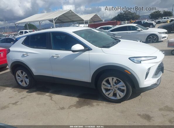 KL4AMBS21RB077572 2024 BUICK ENCORE White Вид задньої частини салону