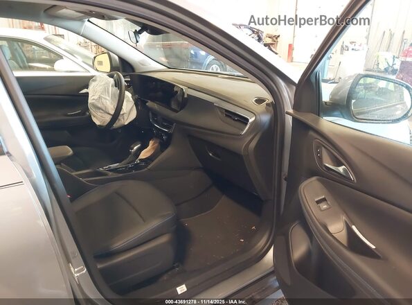 KL4AMDSL3SB173858 2025 BUICK ENCORE Серый Вид салона спереди