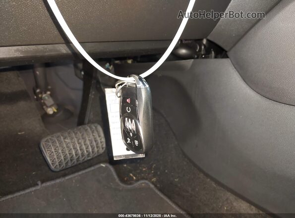 KL4AMDSL4SB151982 2025 BUICK ENCORE Синий Вид панели приборов