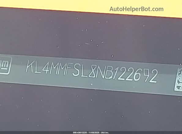 KL4MMFSL8NB122692 2022 BUICK ENCORE White Engine compartment view