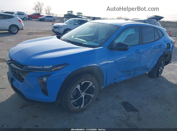 KL77LGE28RC077295 2024 CHEVROLET TRAX Blue წინა მარცხენა ხედი სამი მეოთხედიდან