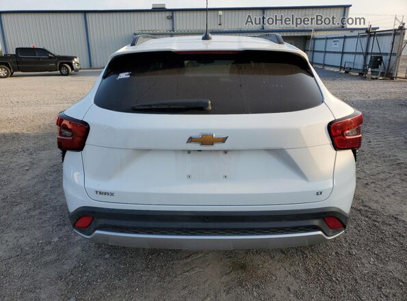 KL77LHE21RC139724 2024 CHEVROLET TRAX White Widok z tyłu
