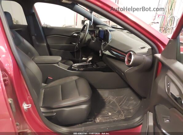 KL77LJE20RC178408 2024 CHEVROLET TRAX Red Widok wnętrza z przodu