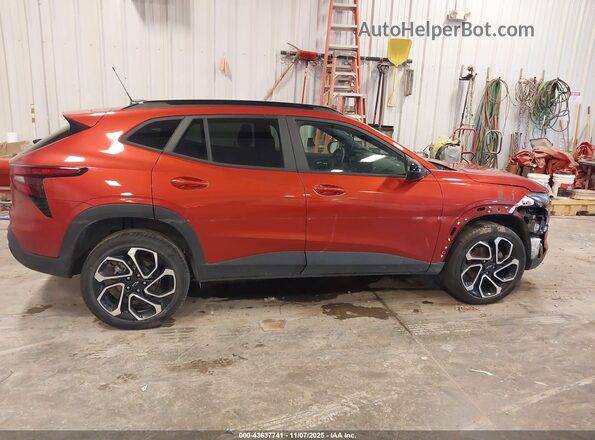 KL77LJE20RC178408 2024 CHEVROLET TRAX Red Widok wnętrza z tyłu