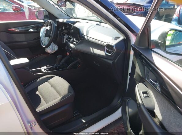 KL79MMS21RB044704 2024 CHEVROLET TRAILBLAZER White Front interior view