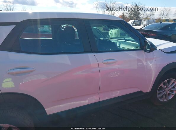 KL79MMS21RB044704 2024 CHEVROLET TRAILBLAZER White Rear interior view