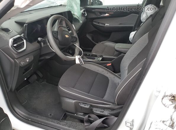 KL79MRSL0RB101898 2024 CHEVROLET TRAILBLAZER Белый Вид салона спереди