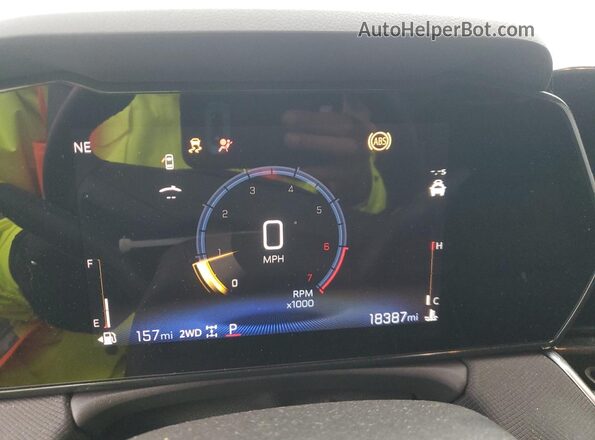 KL79MSSL7RB107091 2024 CHEVROLET TRAILBLAZER Green Instrument cluster view