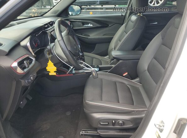 KL79MTSLXNB023749 2022 CHEVROLET TRAILBLAZER White წინა სალონის ხედი