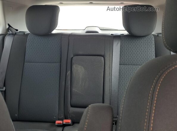 KL7CJKSB4MB324015 2021 CHEVROLET TRAX Silver Vista de los asientos traseros