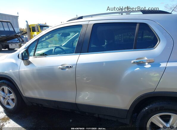 KL7CJLSB3JB571916 2018 CHEVROLET TRAX Silver 