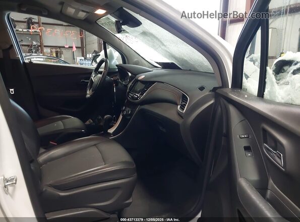 KL7CJPSB7KB807315 2019 CHEVROLET TRAX White Front interior view