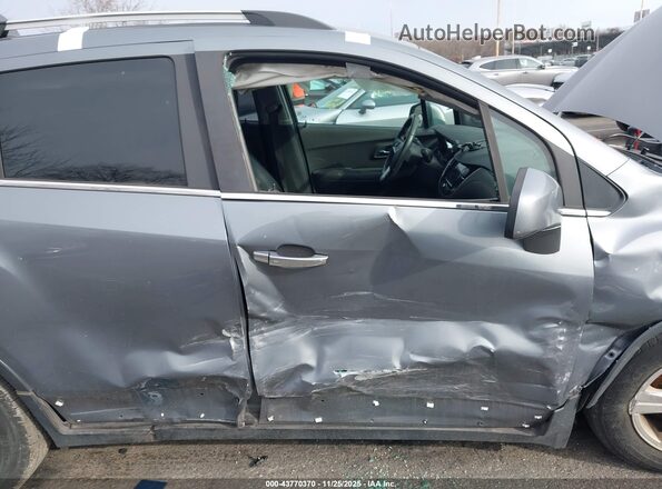 KL7CJPSB8KB810692 2019 CHEVROLET TRAX Серый Вид спереди