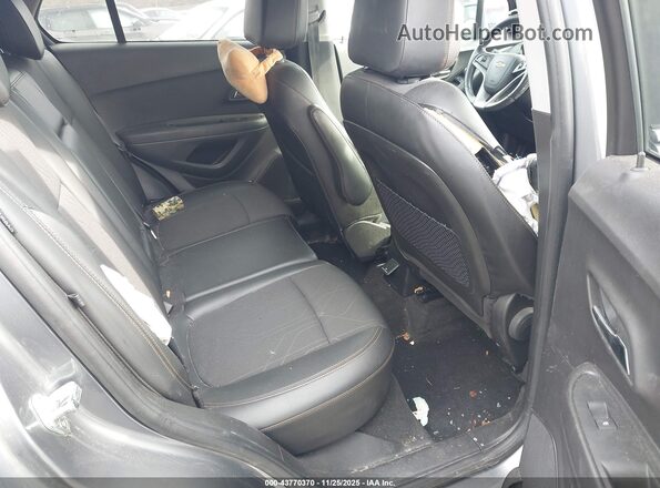 KL7CJPSB8KB810692 2019 CHEVROLET TRAX Серый Вид наклейки с VIN-кодом