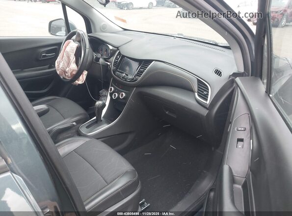 KL7CJPSM0NB528679 2022 CHEVROLET TRAX Blue წინა სალონის ხედი