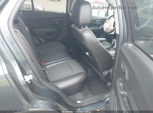 KL7CJPSM0NB528679 2022 CHEVROLET TRAX Blue VIN კოდის სტიკერის ხედი